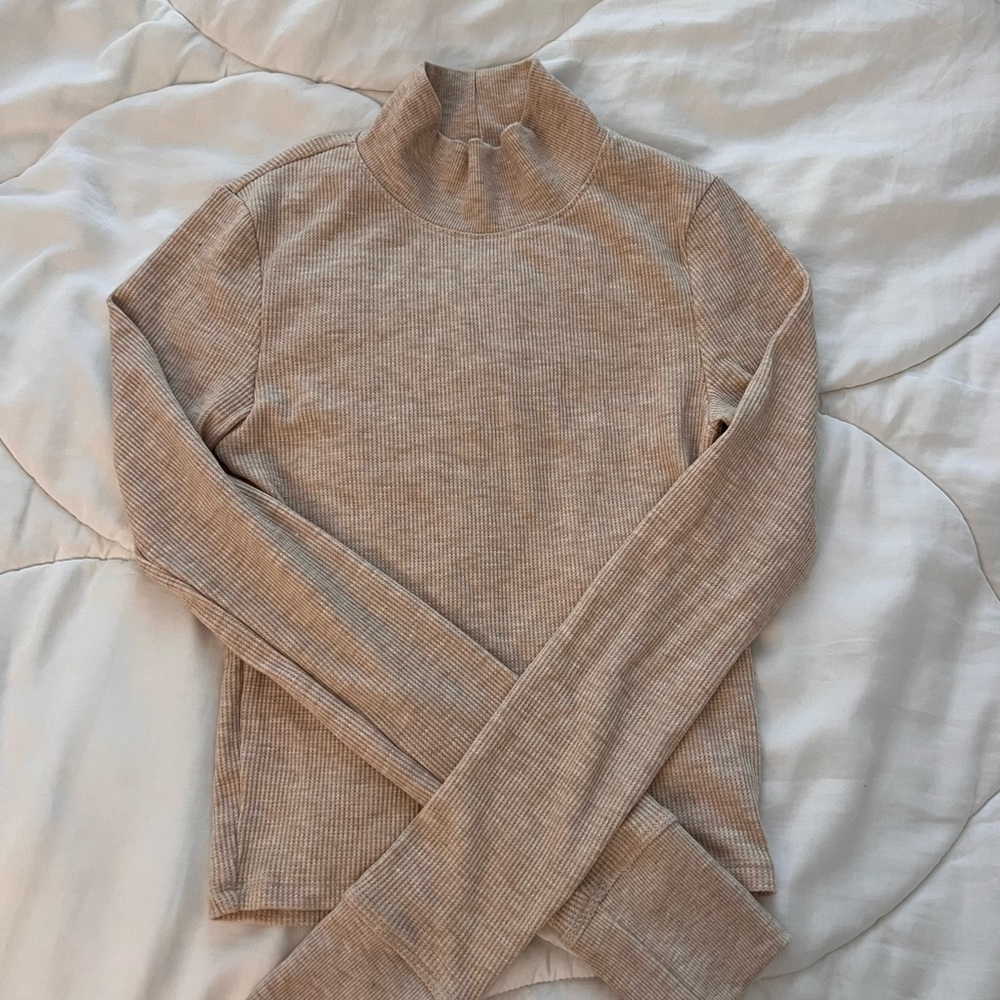 American Eagle Outfitters Women's Tan Ribbed Turtleneck Top